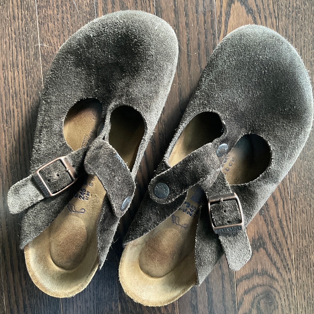 Womens Birkenstock suede clogs, rare, discontinued Bern -soft footbed 38 regular